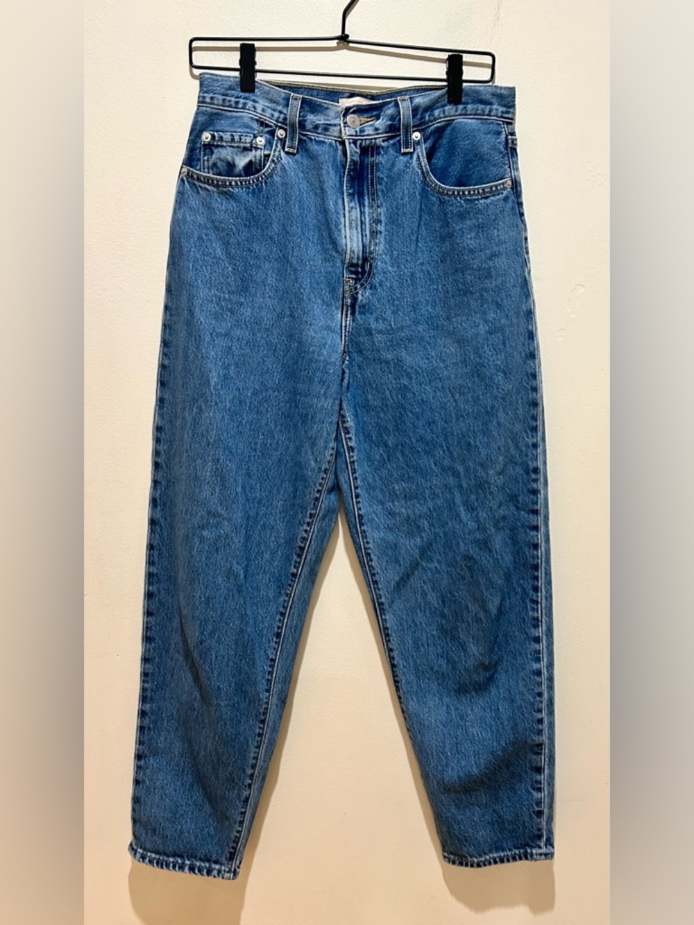 Levi’s Premium High Loose Taper Denim Blue Jeans - Women’s Size 28